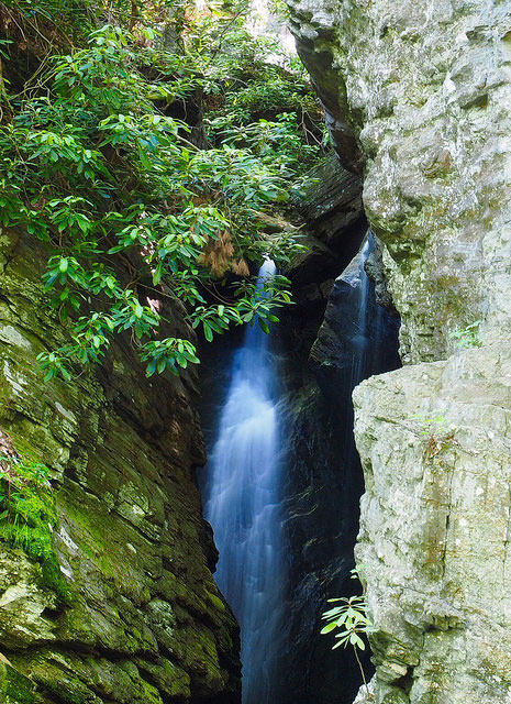 Raven Cliffs Falls