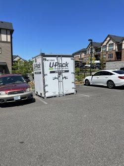 U-Pack relocate in a parking space 