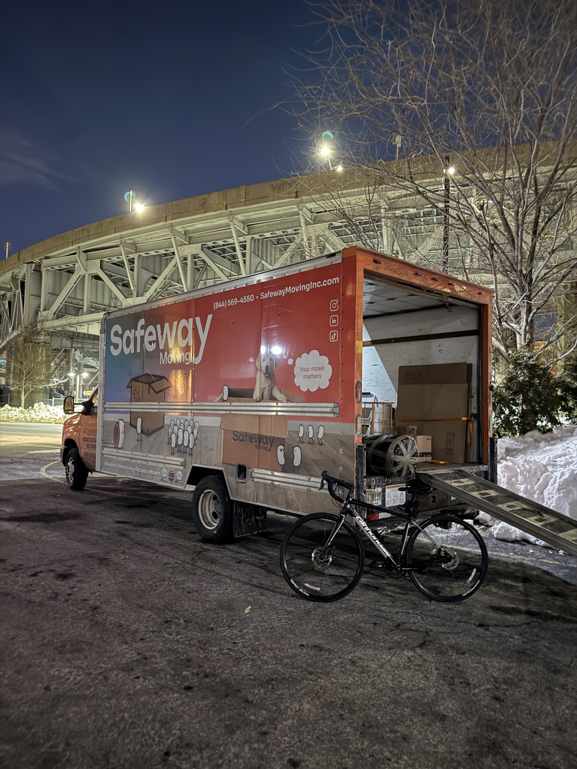 [Safeway Moving drop-off/pickup photo in Dallas, TX]